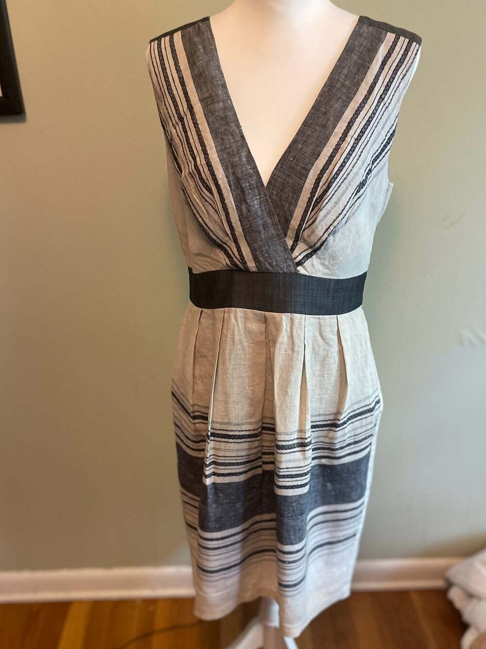 Anthropologie Eva Franco Crossover V neck Linen Dress, Size 12‎